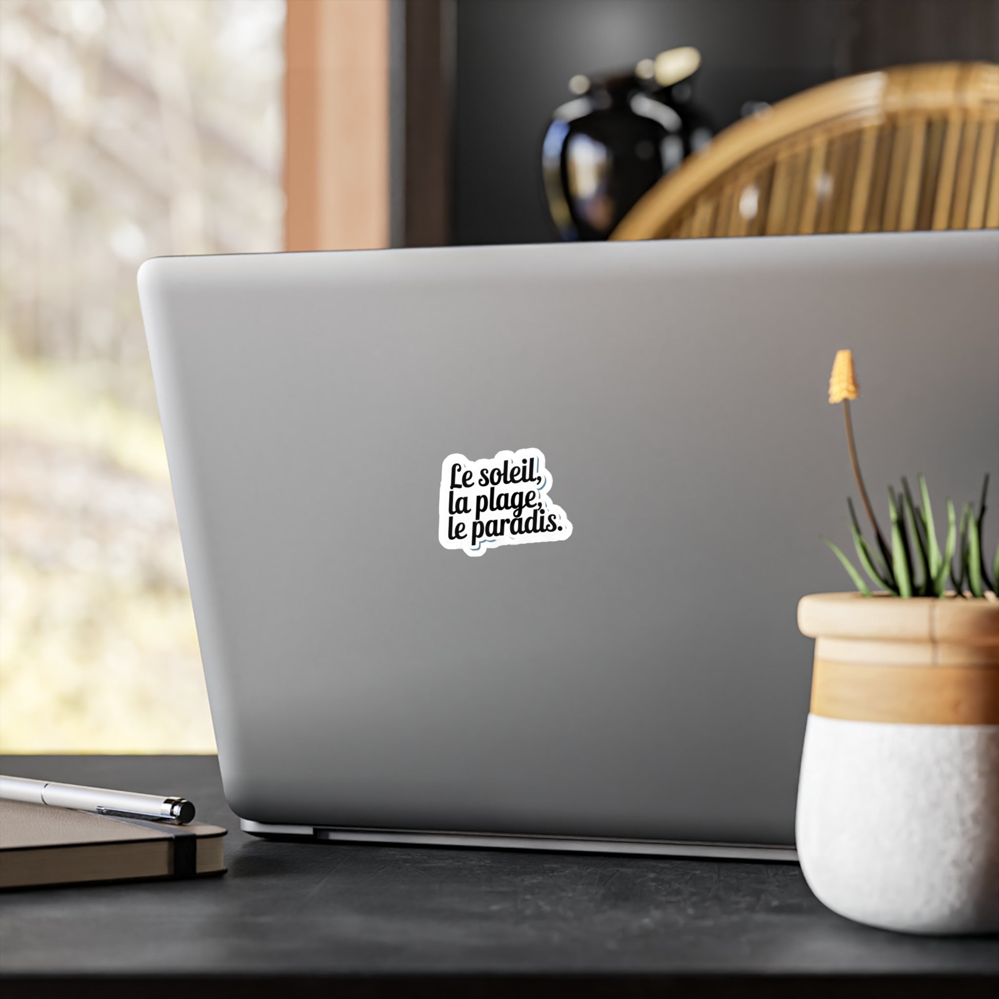 Le soleil, la plage, le paradis.